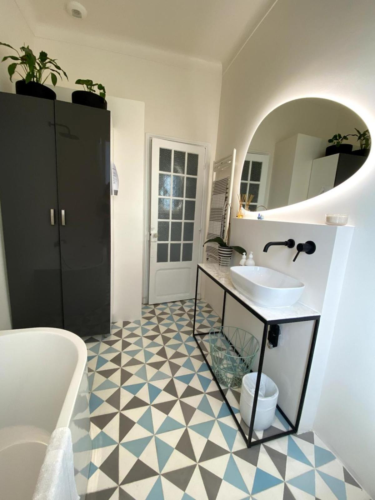 Villa Beautiful Family In Mont Boron, *